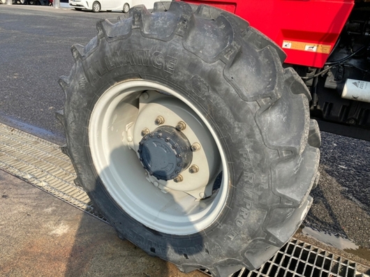 Massey Ferguson トラクター MF6120