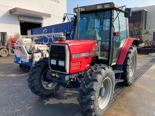 Massey Ferguson トラクター MF6120