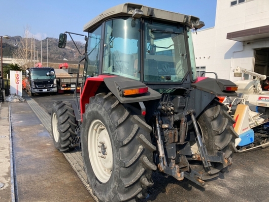 Massey Ferguson トラクター MF6120