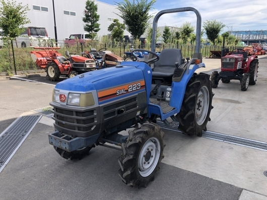 ISEKI トラクター TF223F