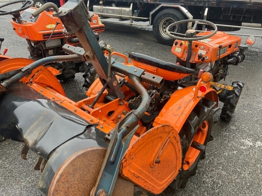 KUBOTA トラクター B5000D