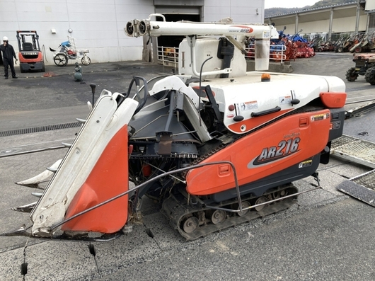 KUBOTA コンバイン AR216