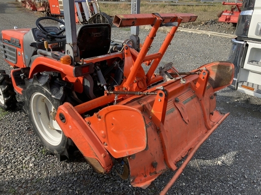KUBOTA トラクター B72