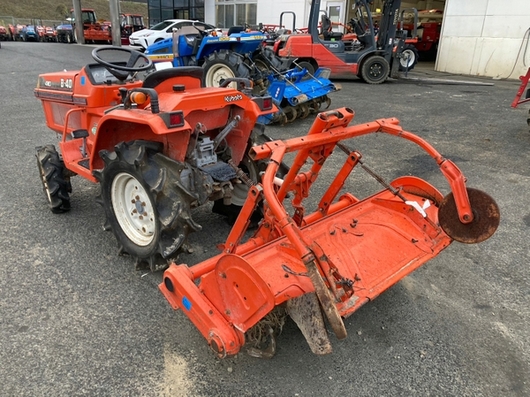 KUBOTA トラクター B40