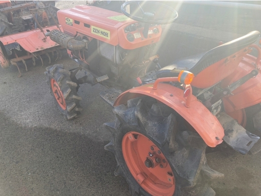 KUBOTA トラクター ZB7001