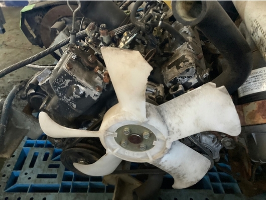 MITSUBISHI ３気筒ディーゼルエンジン L3A