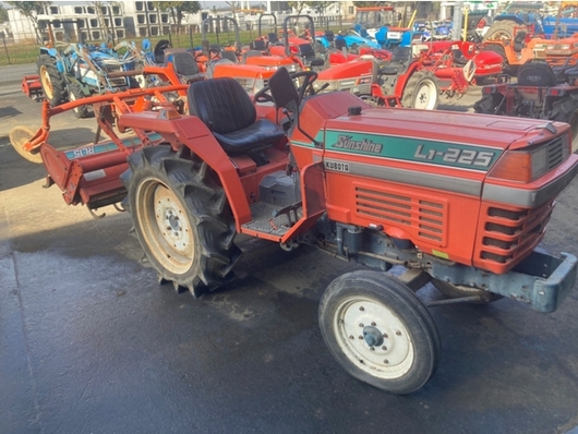 Tractors KUBOTA L1-225S - FARM MART