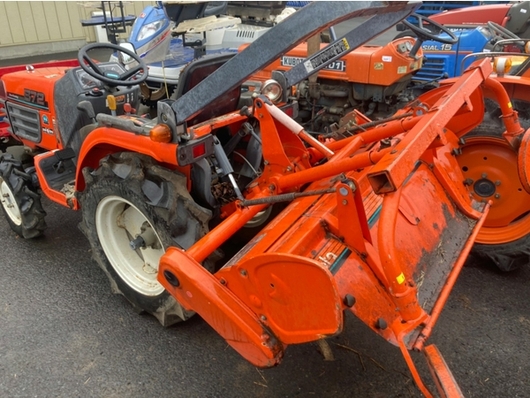 KUBOTA トラクター B72