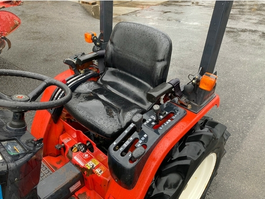 MITSUBISHI トラクター MT156