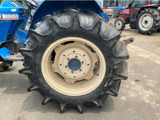 ISEKI トラクター TL3200F