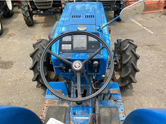 ISEKI トラクター TL3200F