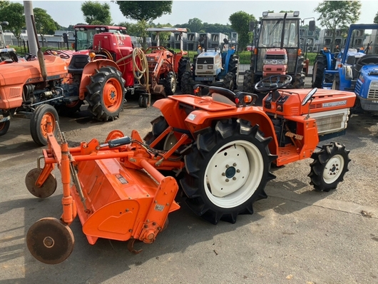 KUBOTA トラクター 