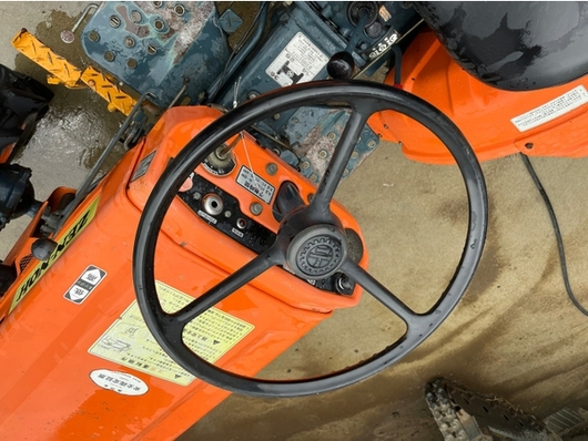 KUBOTA トラクター B7001