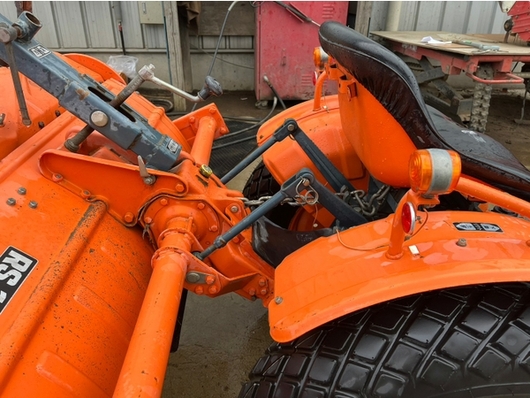 KUBOTA トラクター B7001