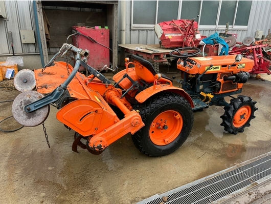 KUBOTA トラクター B7001