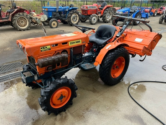 KUBOTA トラクター B7001