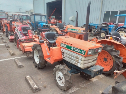 Tractors KUBOTA B1402DT - FARM MART