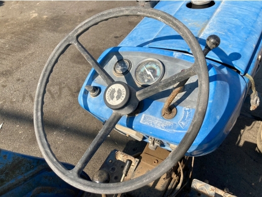 ISEKI トラクター TS2210S