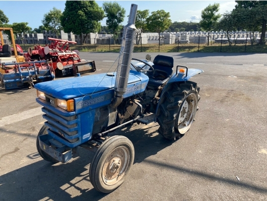ISEKI トラクター TS2210S