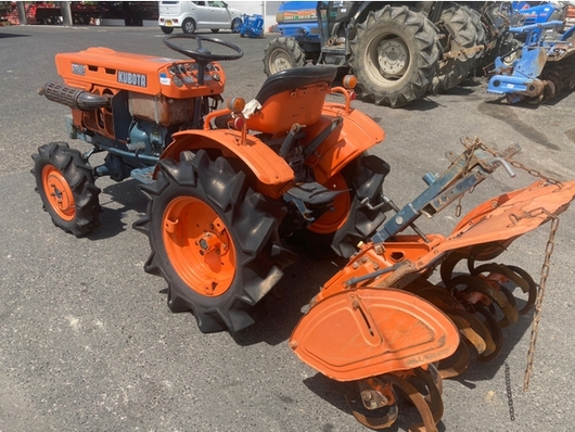 KUBOTA トラクター B7001D