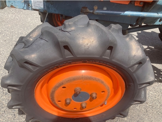 KUBOTA トラクター B7001D
