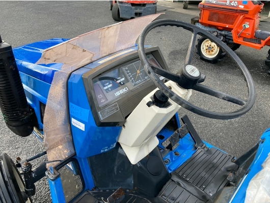 ISEKI トラクター TU220
