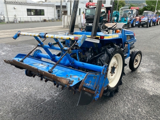 ISEKI トラクター TU220