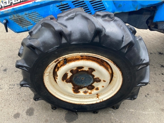 ISEKI トラクター TU220F