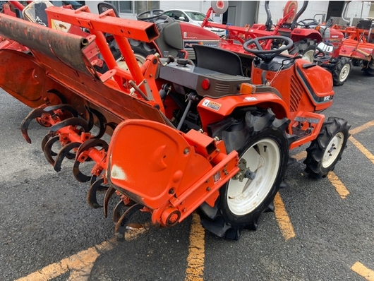 KUBOTA トラクター B52