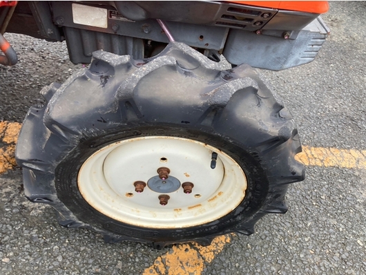KUBOTA トラクター B52