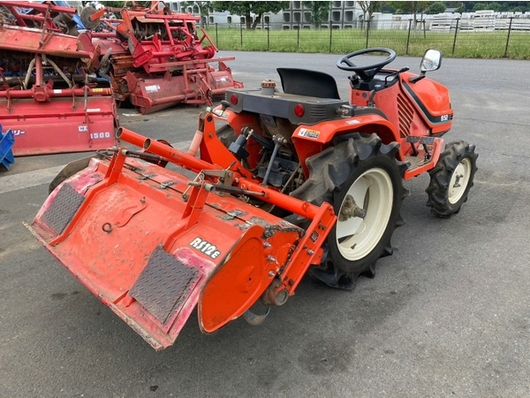 KUBOTA トラクター B52