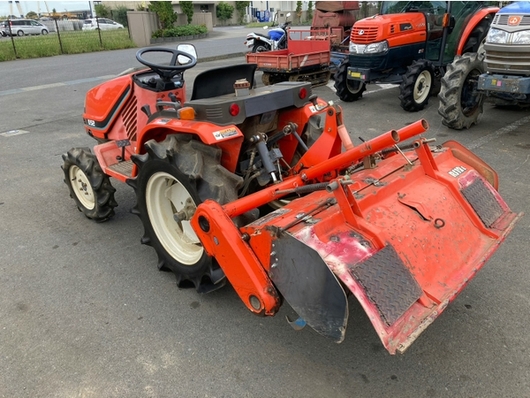 KUBOTA トラクター B52