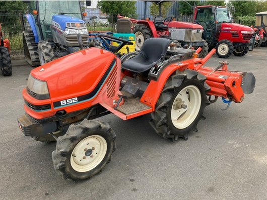 KUBOTA トラクター B52