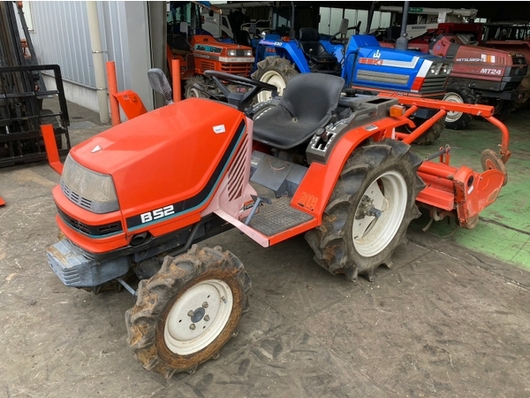 KUBOTA トラクター B52