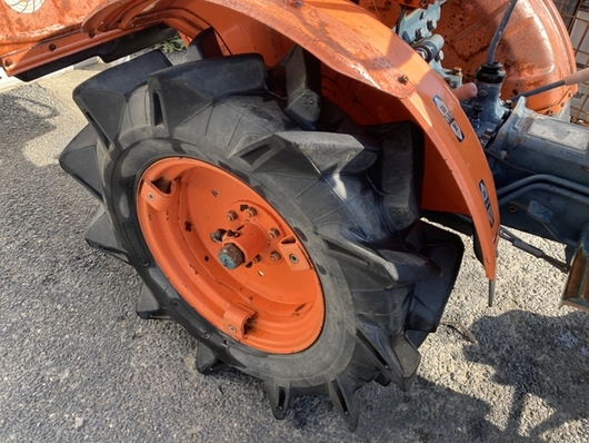 KUBOTA トラクター B7000D