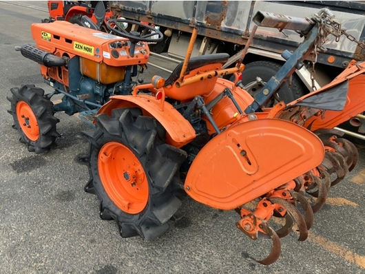 KUBOTA トラクター B7001