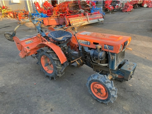KUBOTA トラクター B5000D