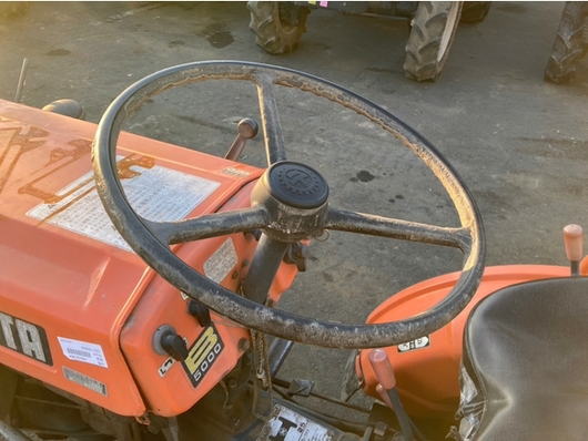 KUBOTA トラクター B5000D