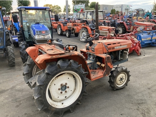 KUBOTA トラクター  B1600D