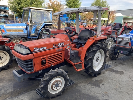 Tractors KUBOTA L1-235D - FARM MART