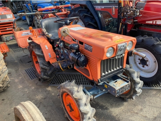 KUBOTA トラクター B7001