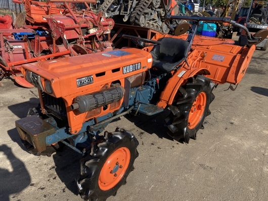 KUBOTA トラクター B7001D