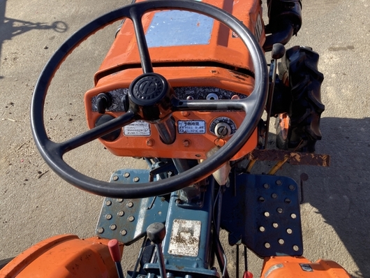 KUBOTA トラクター B7001D