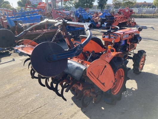 KUBOTA トラクター B7001D