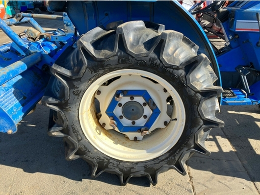 ISEKI トラクター TL3200F