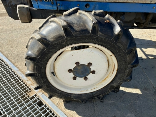 ISEKI トラクター TL3200F