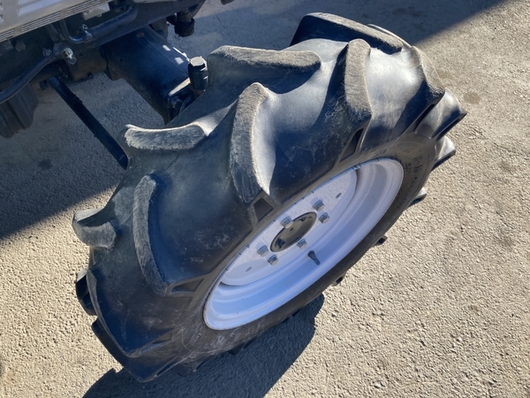 ISEKI トラクター AT37