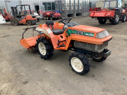 KUBOTA トラクター XB-1