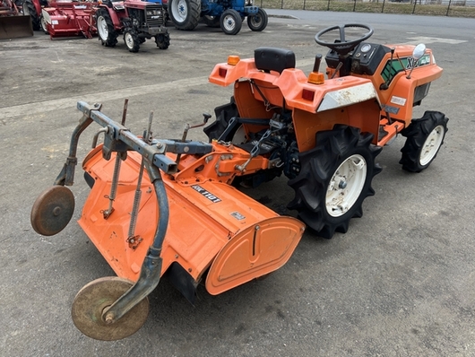 KUBOTA トラクター XB-1