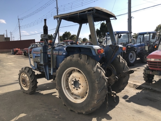ISEKI トラクター T5000F